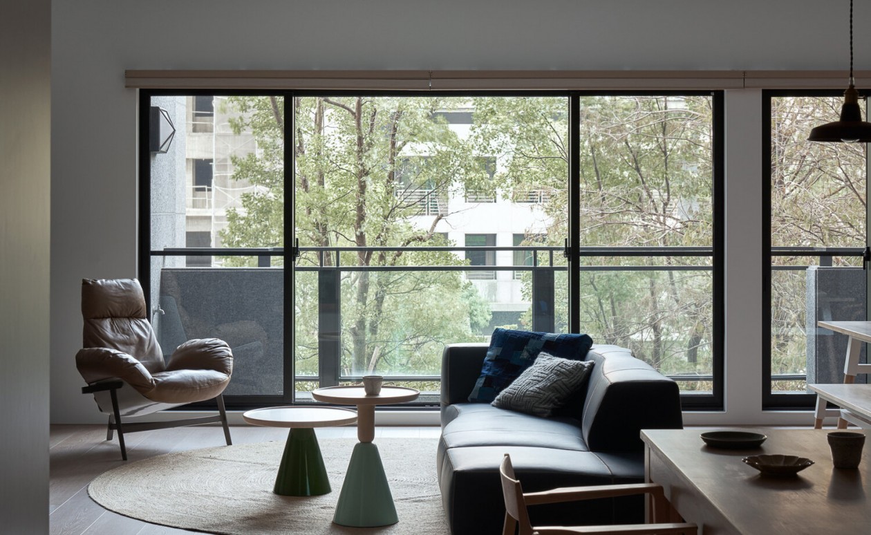 日式简约原木风格室内设计家装案例-客厅落地窗